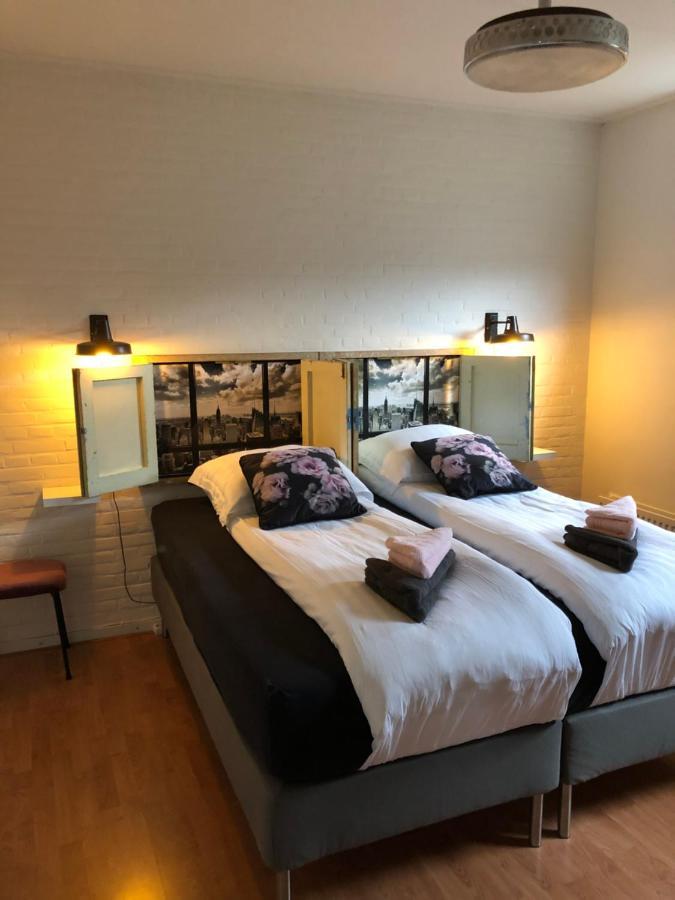 Gastenverblijf Door De Poort Tilburg Eksteriør billede