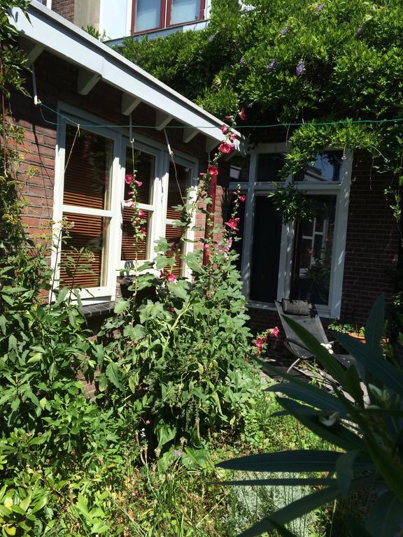Gastenverblijf Door De Poort Tilburg Eksteriør billede