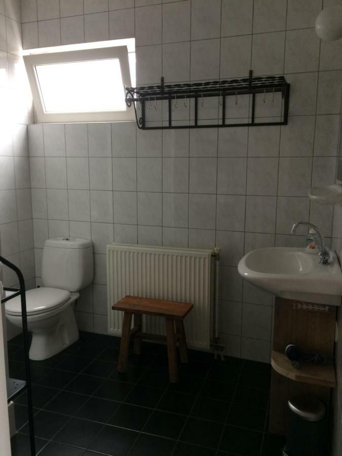 Gastenverblijf Door De Poort Tilburg Eksteriør billede